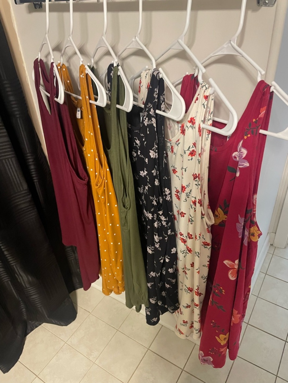 Old navy brand Assorted Sleeveless Floral & Solid sleeveless tops-